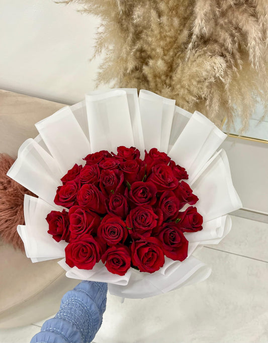 CLASSIC ROMANCE BOUQUET