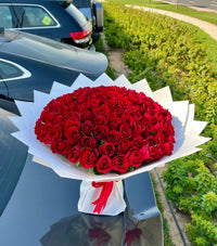 MAJESTIC ROMANCE BOUQUET